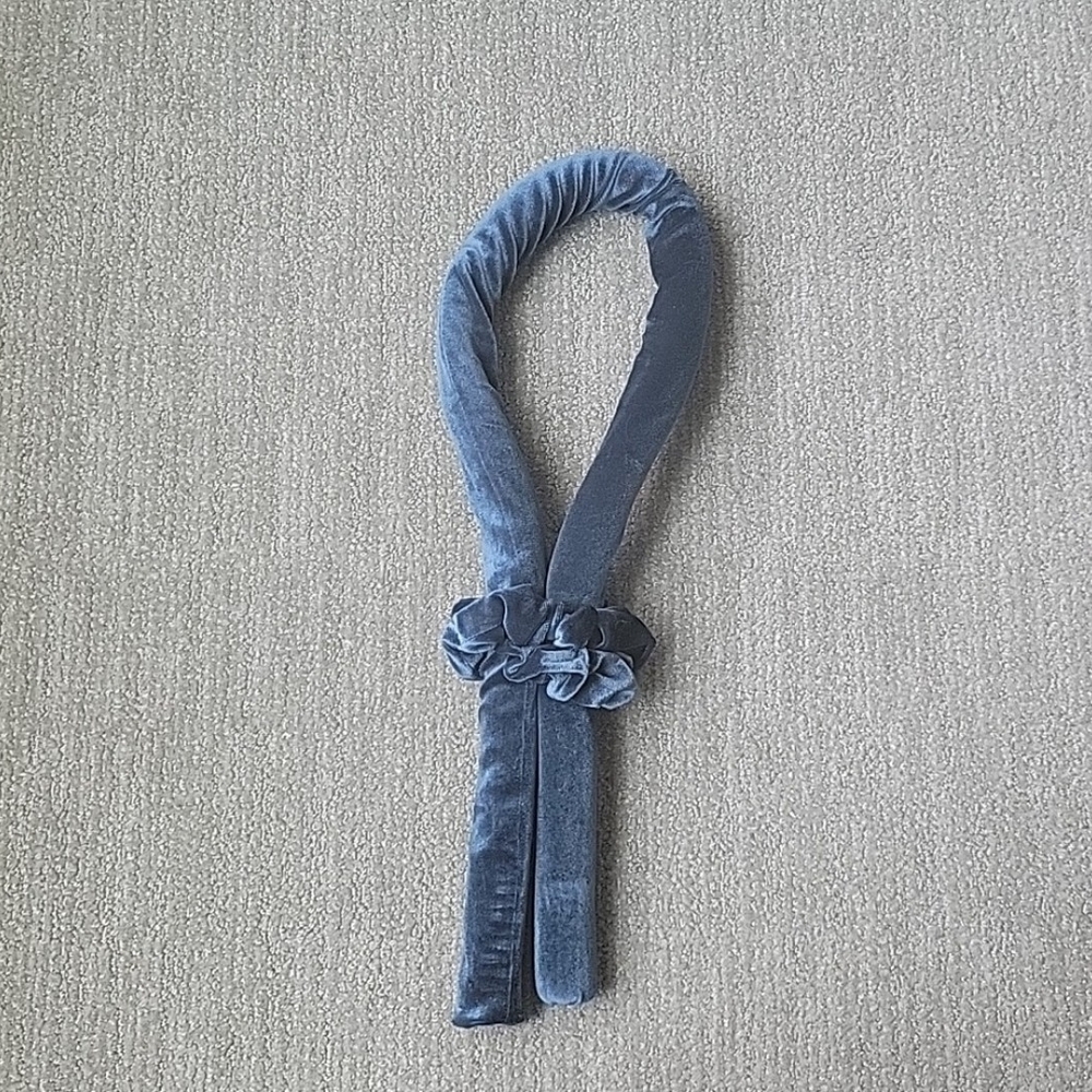 Blue Velvet Hair Curler